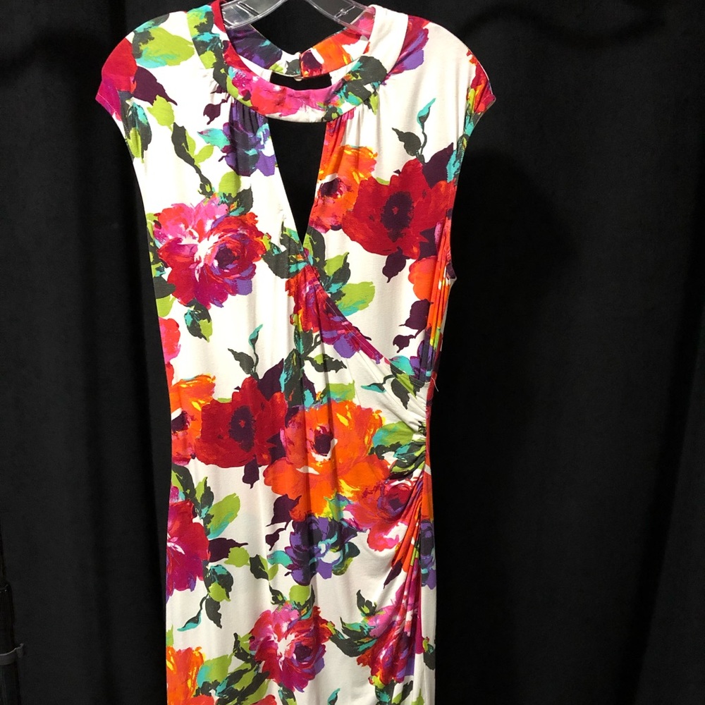 Moody Floral fitted dress